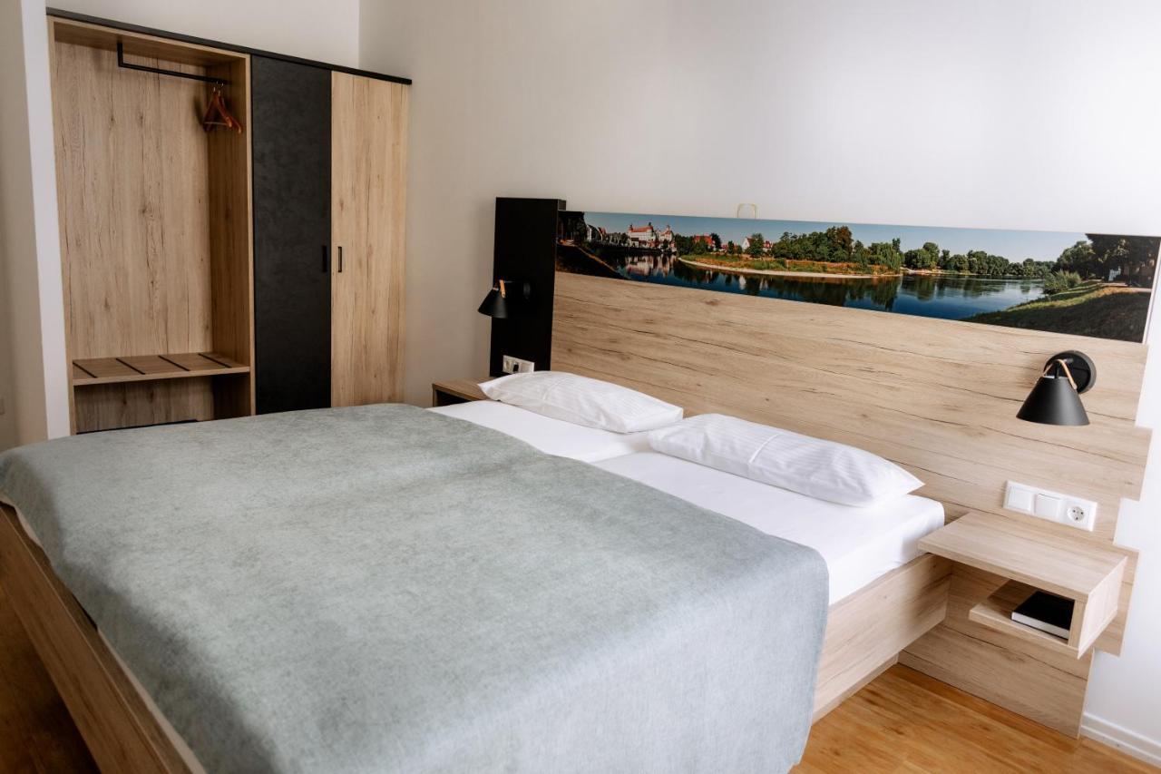Hotel Am Fluss นอยบวร์ก อันแดร์ โดเนา ภายนอก รูปภาพ