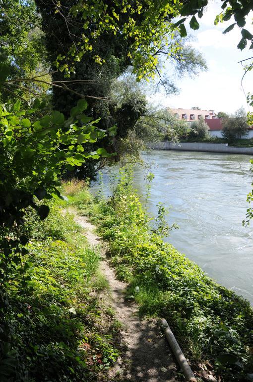 Hotel Am Fluss นอยบวร์ก อันแดร์ โดเนา ภายนอก รูปภาพ
